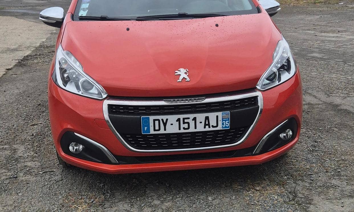 Peugeot 208